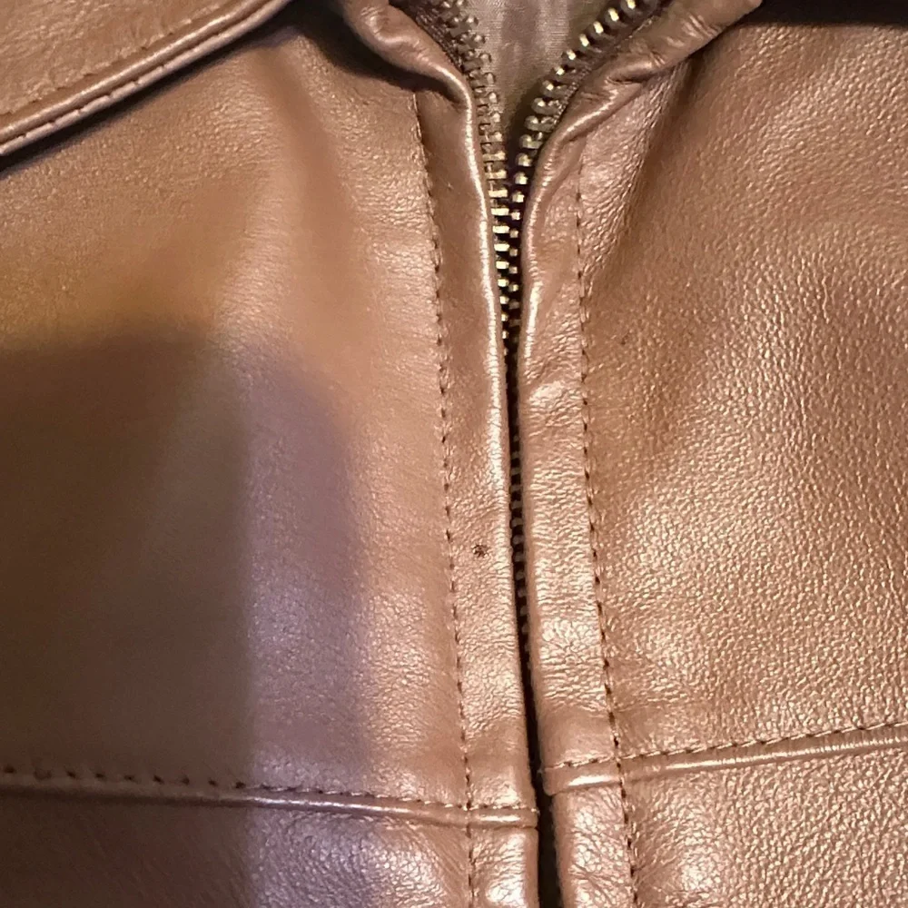 Lisa International women’s Brown genuine Leather Vest with front zipper size M - Picture 5 of 9